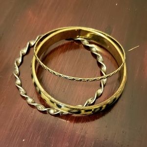 🎯Set of 3 bangle bracelets- animal print goldtone